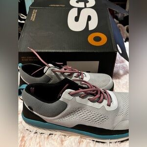 Bogs comp toe size 11 women’s. Nwt but looks like tried on. Probably returned